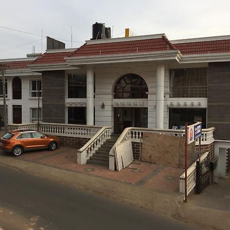 Hotel The Majestic Crown Ooty Esterno foto
