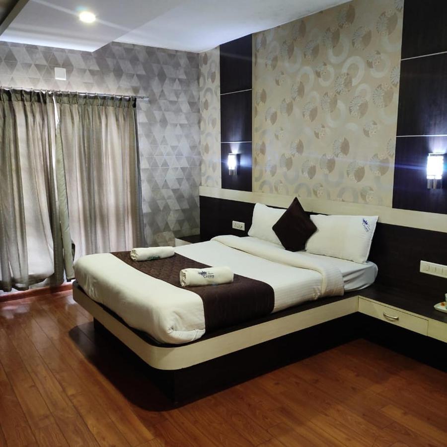 Hotel The Majestic Crown Ooty Esterno foto