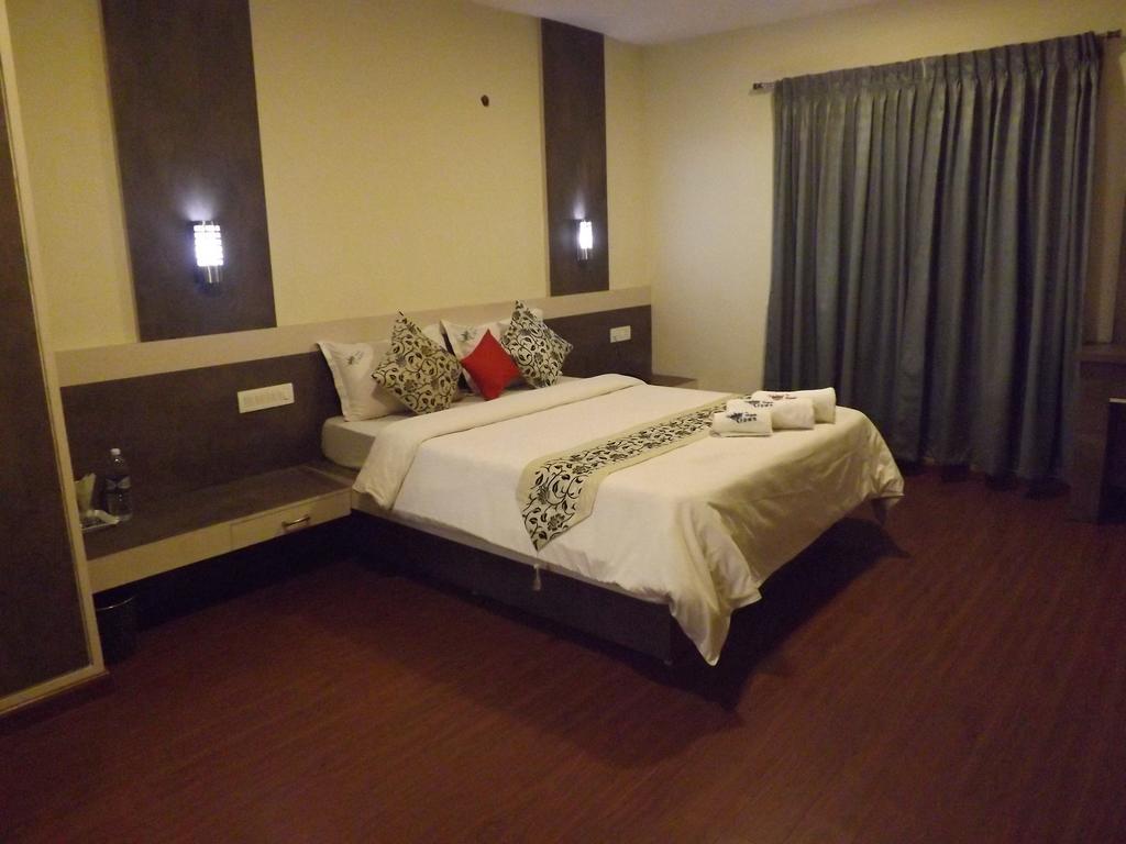 Hotel The Majestic Crown Ooty Esterno foto