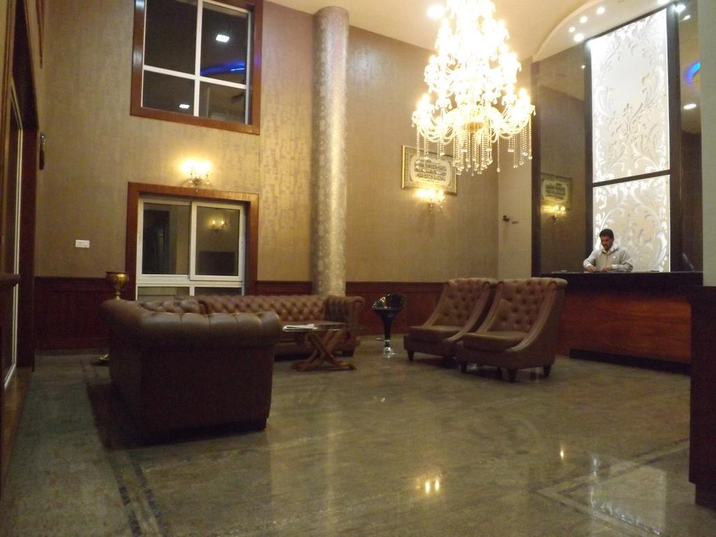 Hotel The Majestic Crown Ooty Esterno foto