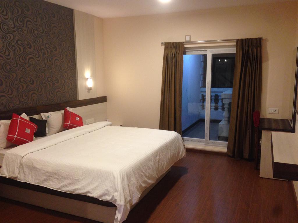 Hotel The Majestic Crown Ooty Esterno foto