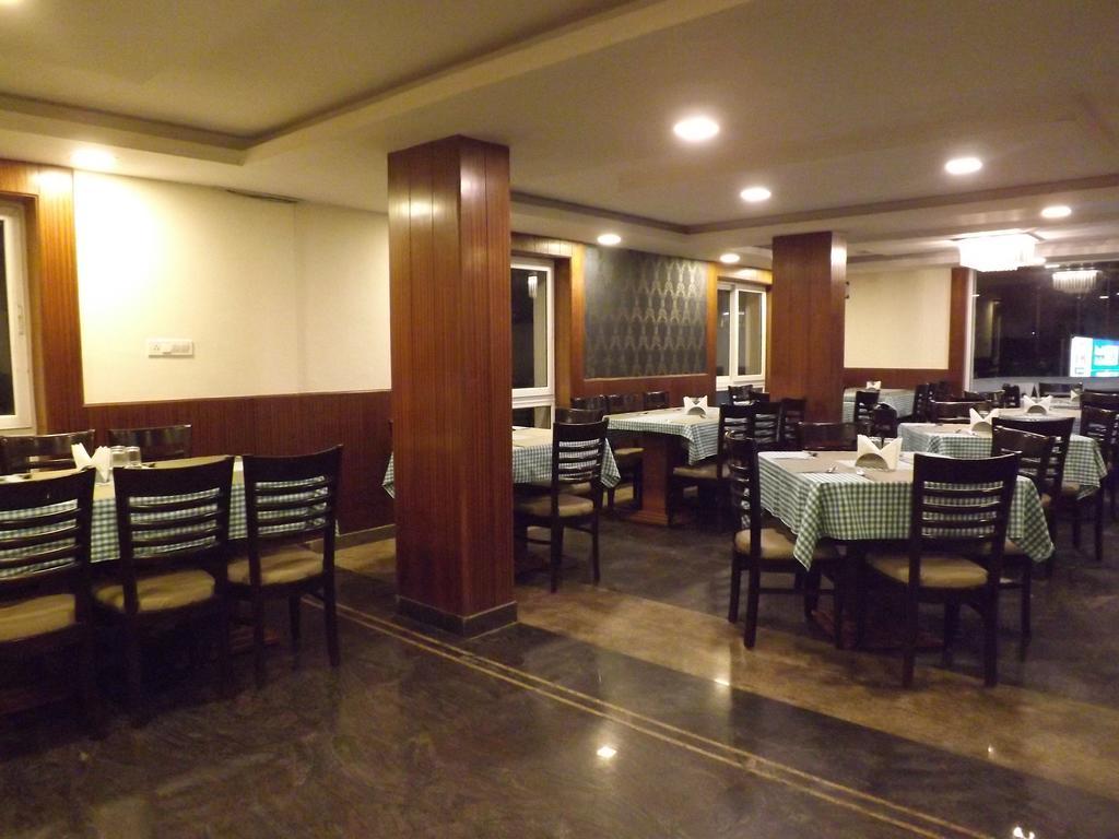 Hotel The Majestic Crown Ooty Esterno foto