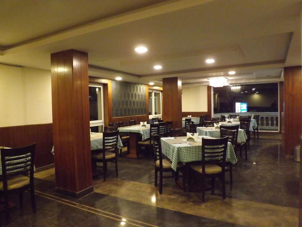 Hotel The Majestic Crown Ooty Esterno foto