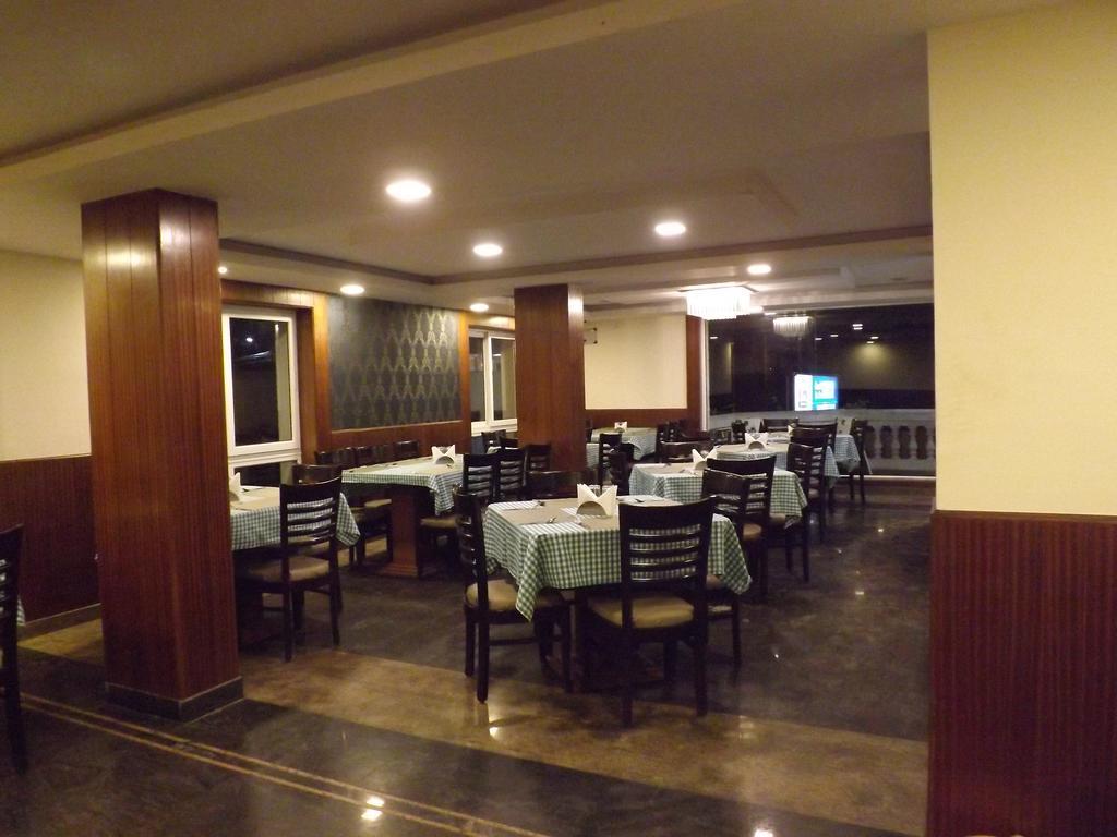 Hotel The Majestic Crown Ooty Esterno foto