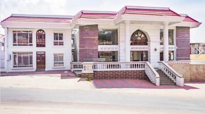 Hotel The Majestic Crown Ooty Esterno foto